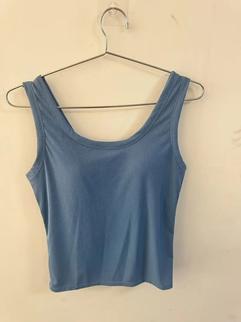 Ladies' Vest With Threaded Wide Shoulders, Comfortable And Seamless, With Built-in Chest Pads, Suitable For Wearing As An Inner Layer Or Outer Layer, And A Beautiful Back Design,