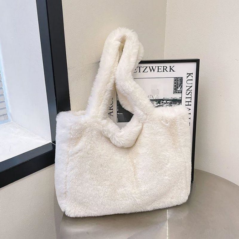 Winter Fuzzy Faux Fur Tote Bag, Cute Heart Decor Large Plush Shoulder Handbag, Soft Fluffy Oversized Shopping Bag for Women Daily School